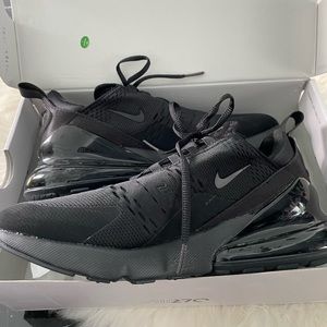Nike all black W Air Max 270 Women’s sz 9